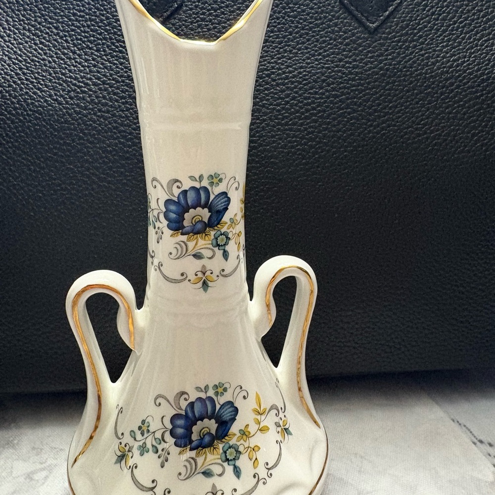 Irish vintage Royal Tara vase “ Irish blossoms “